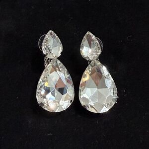 NEW Nordstrom Double Teardrop Crystal Drop Pierce Earrings